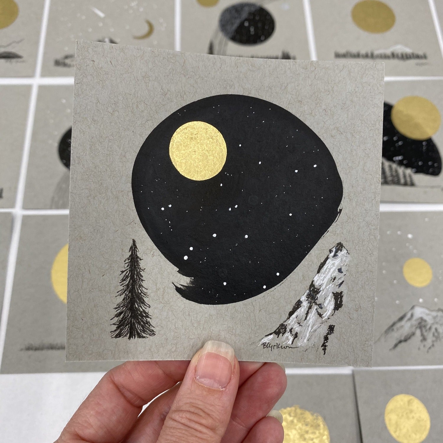 Lynx Constellation with Solo Tree and Steep Mountain - Grey and Gold Collection 